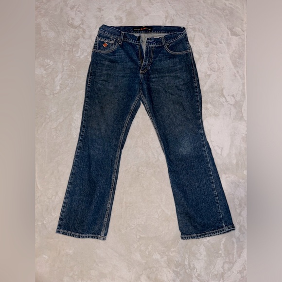 WRANGLER® RIGGS
WORKWEAR® FR
FLAME RESISTANT
RELAXED FIT JEAN IN FLAME RESISTANT - Picture 1 of 5